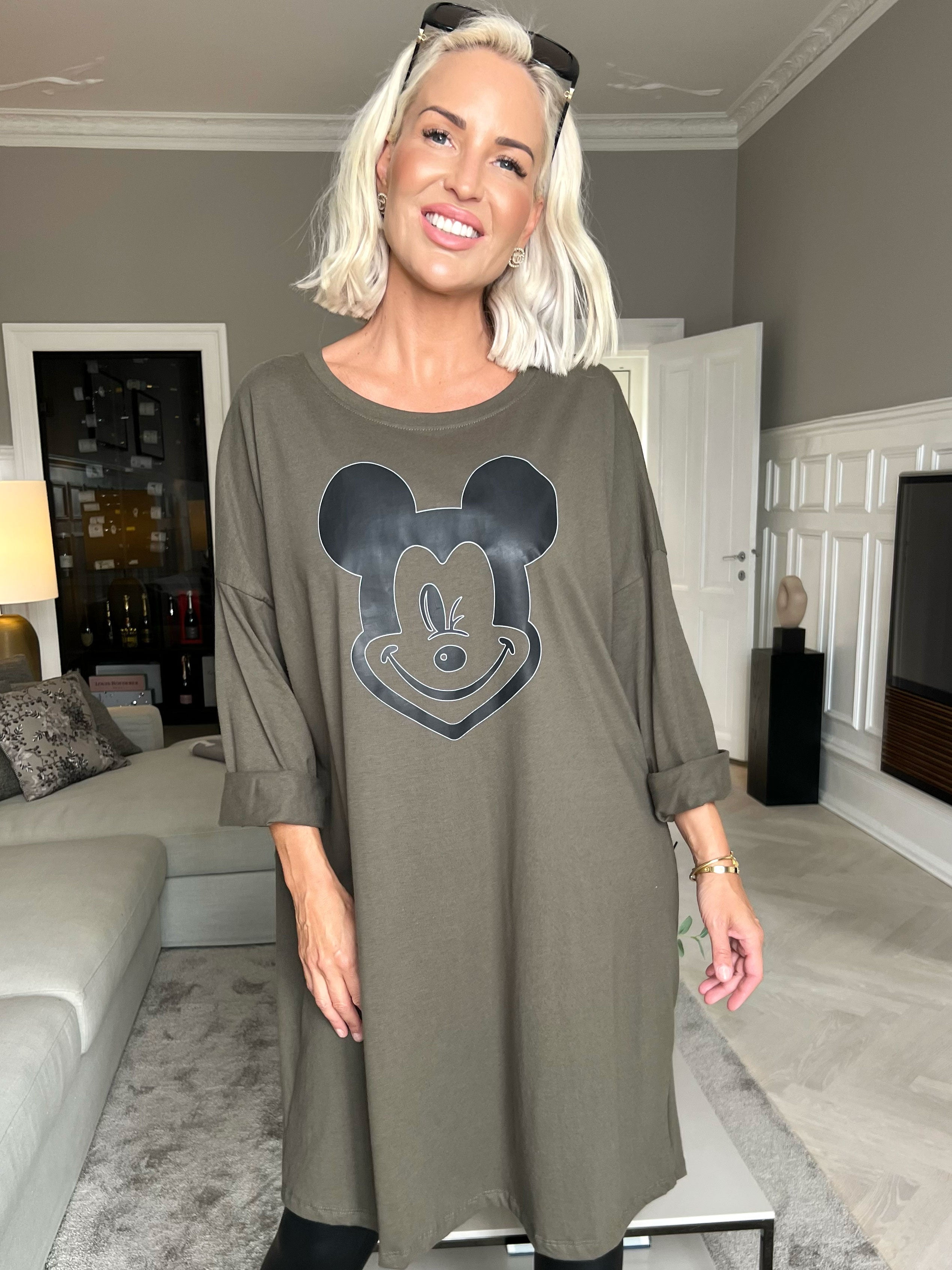 Amal - Lang kjole i bomuld med tryk foran